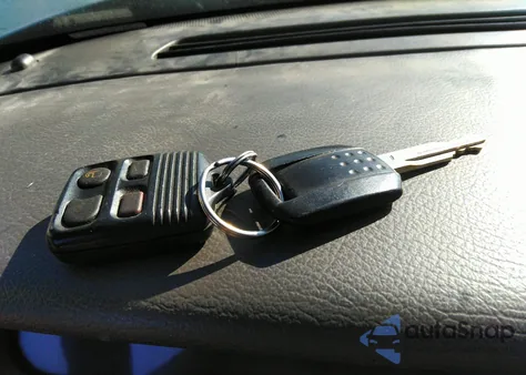 2010 Mercury Grand Marquis Ls (Fleet Only) from USA, damaged, VIN 2MEBM7FV8AX626227